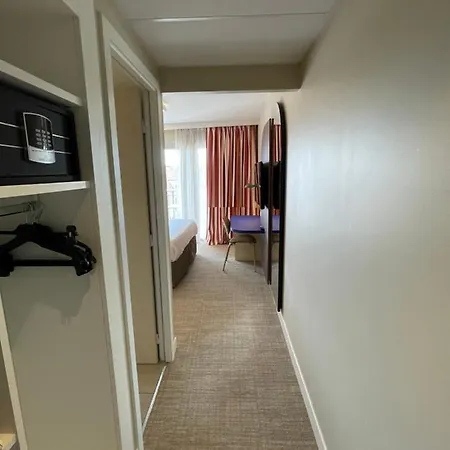 Abrial Hotel 3*